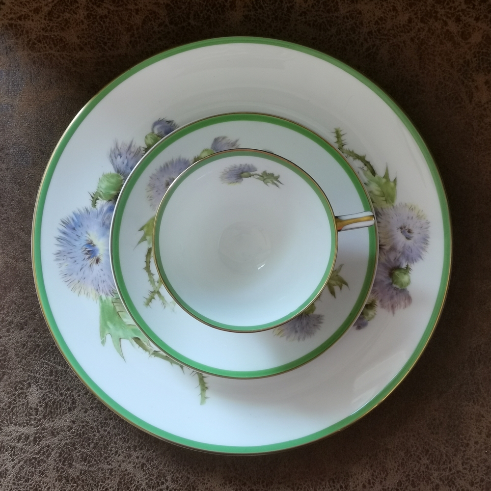 Royal Doulton Green and White Thistle Dinnerware Set - Picture 3 of 6